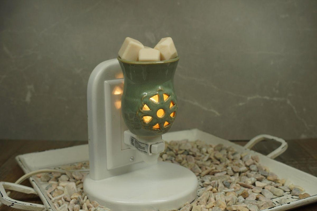 Medallion Electric Wax Melter - Glowing Positively Soy Candles
