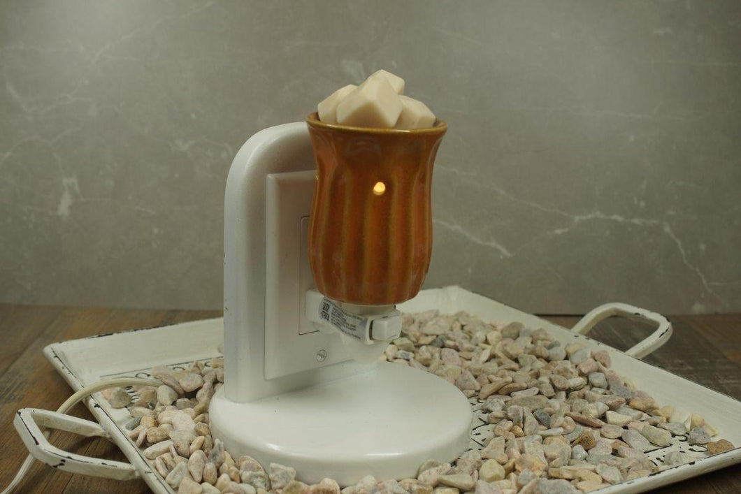 The Rust Electric Wax Melter is an interiors ‘must have’ for your home to help fill it with your chosen fragrance safely. Electric Melters are the perfect size to plug into small places; above your kitchen counter, bathroom or hallway and they also make a great night lights!